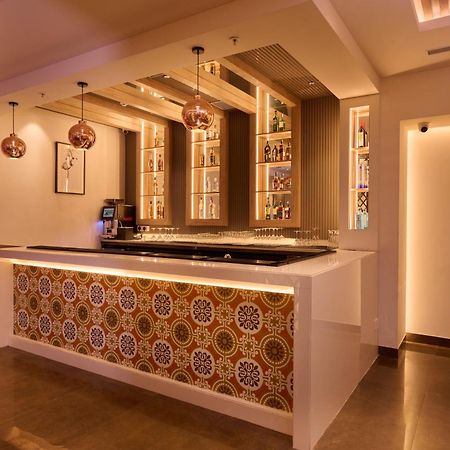 Delite Sarovar Portico Faridabad Exterior foto