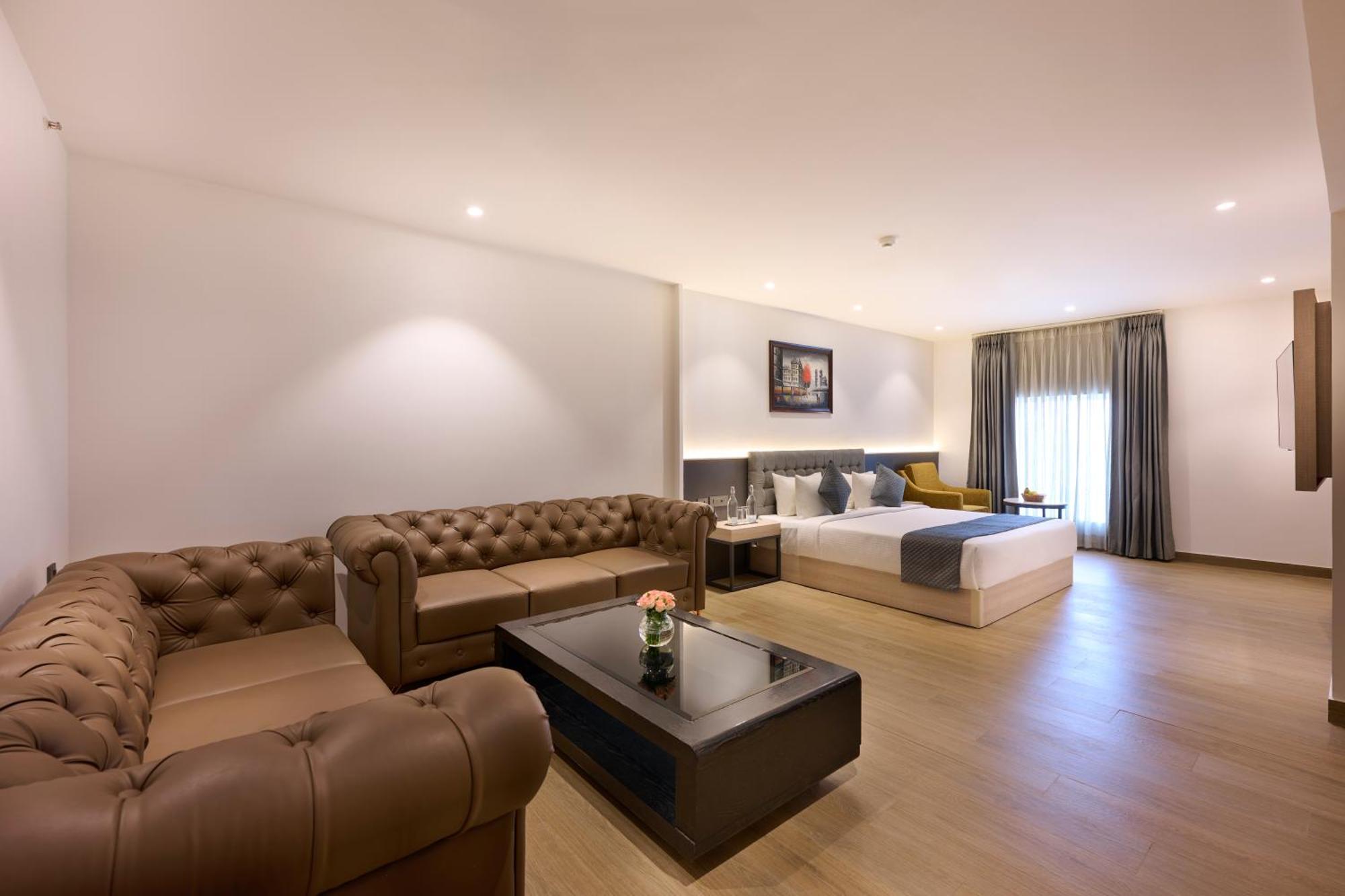 Delite Sarovar Portico Faridabad Exterior foto