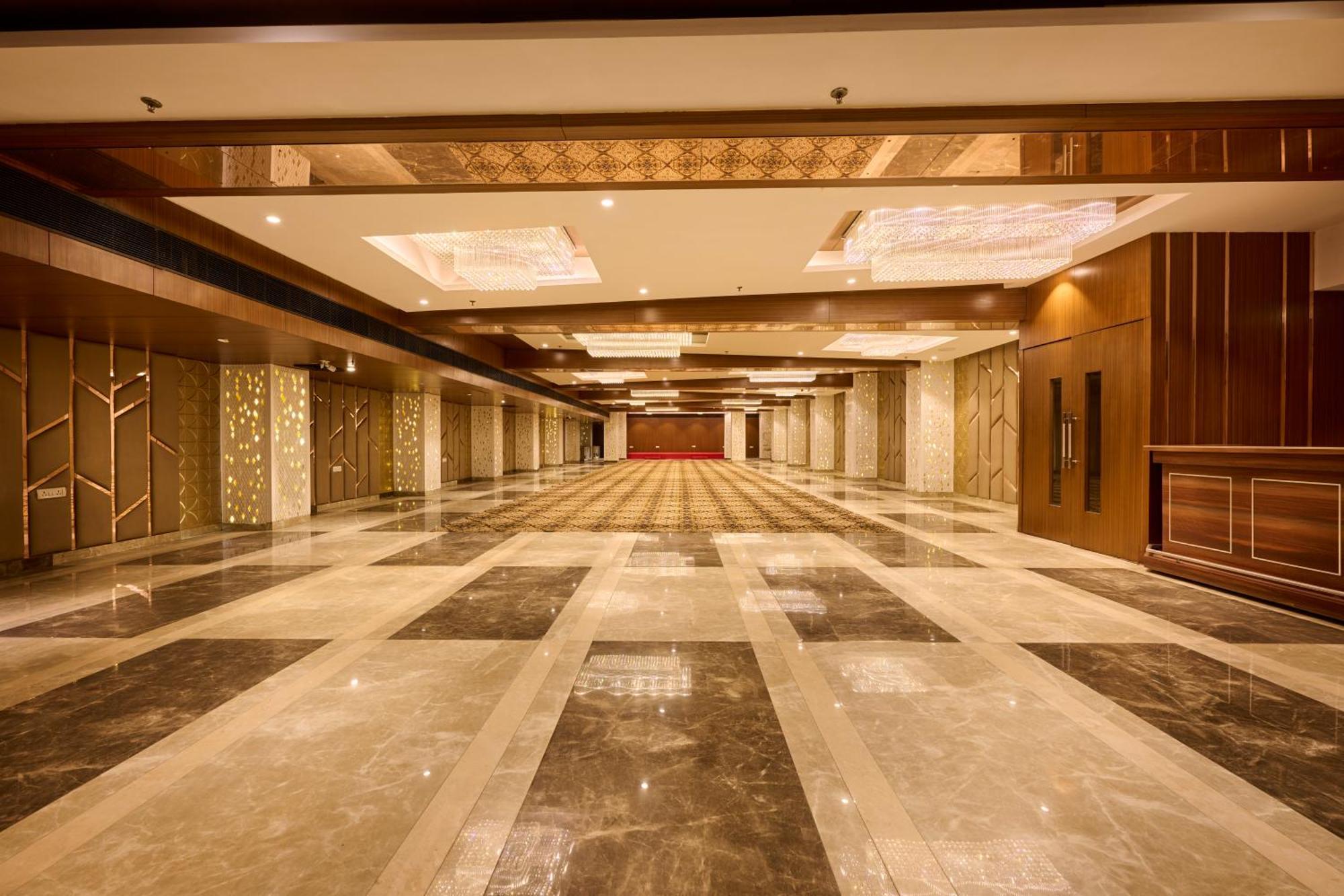 Delite Sarovar Portico Faridabad Exterior foto