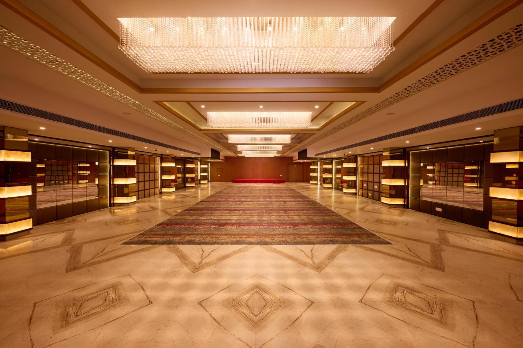 Delite Sarovar Portico Faridabad Exterior foto